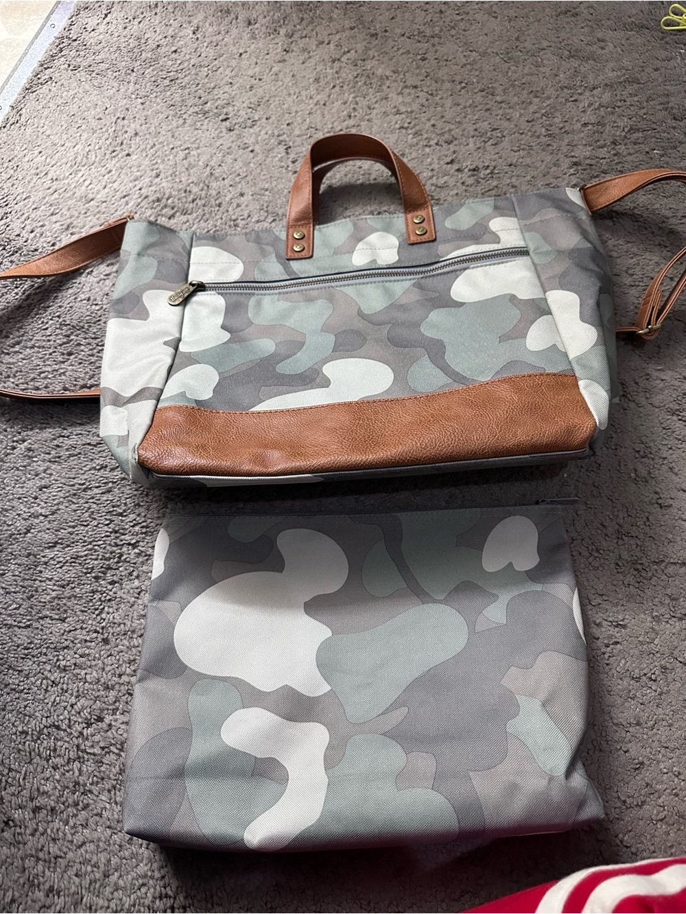 thirty-one Camo Tote with Brown Trim - Picture 3 of 3